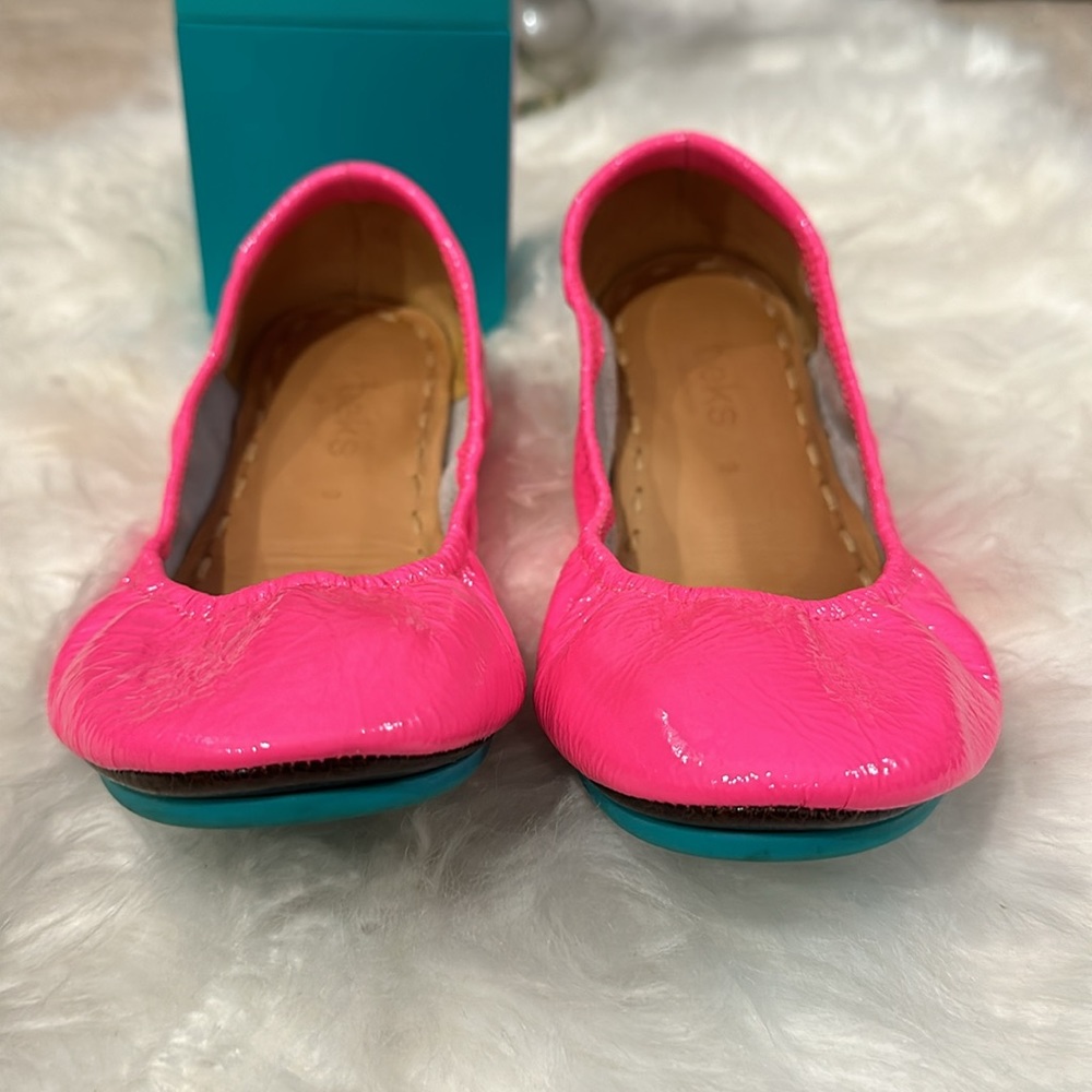 Pop pink Tieks size 9